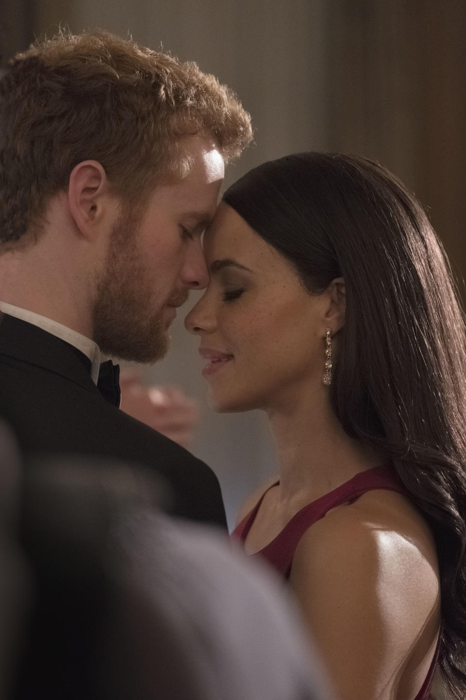 Murray Fraser and Parisa Fitz-Henley star as Prince Harry and Meghan Markle in <em>Harry & Meghan: A Royal Romance.</em> (Photo: Courtesy of Lifetime)