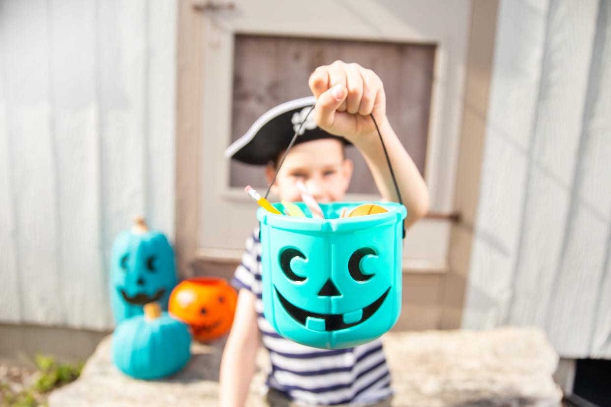 teal pumpkin halloween food allergies