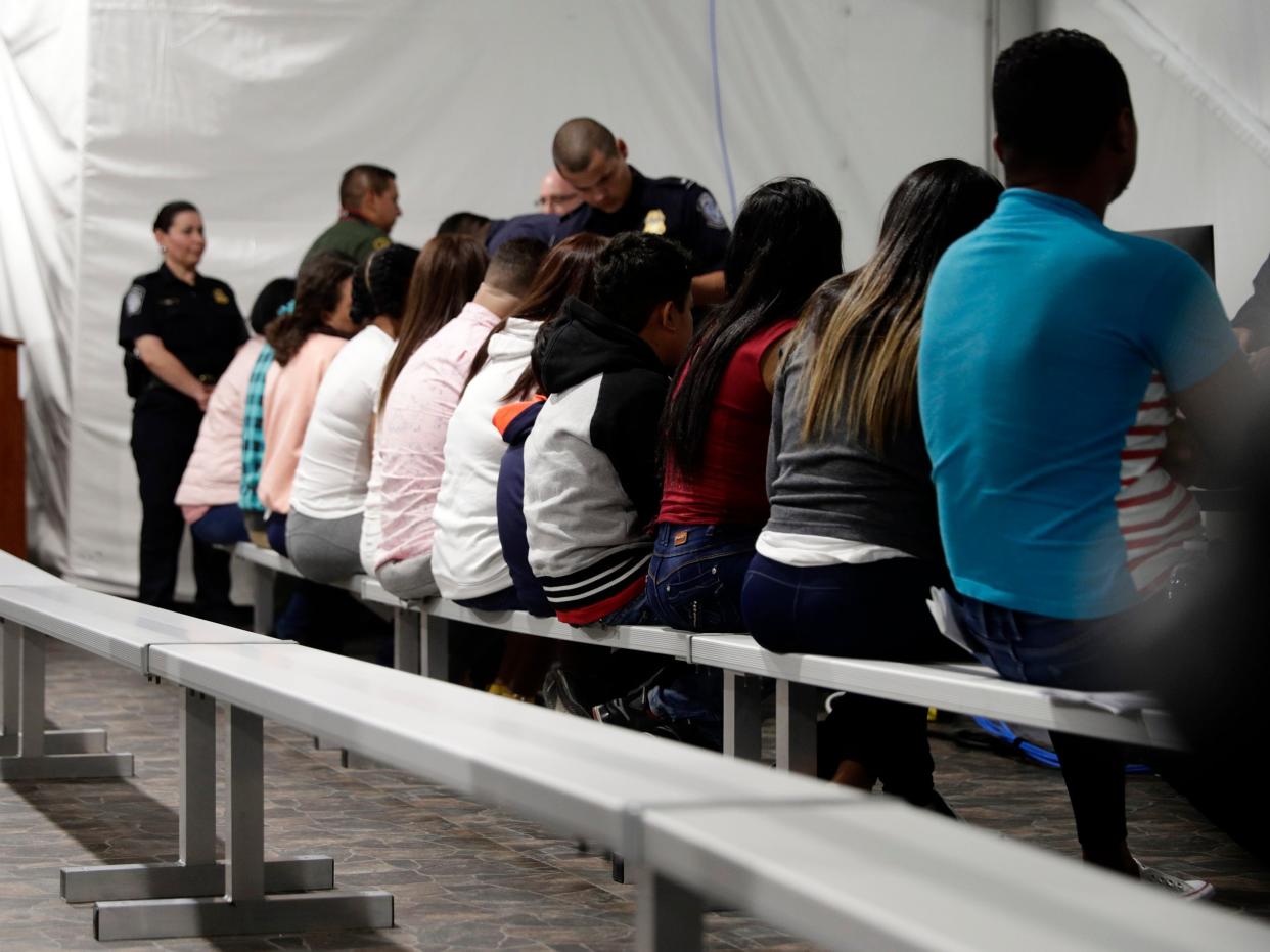 Migrants applying for asylum in Laredo, Texas: AP