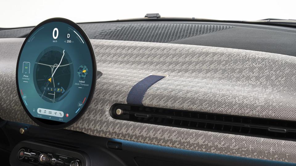 2025 mini cooper se electric interior