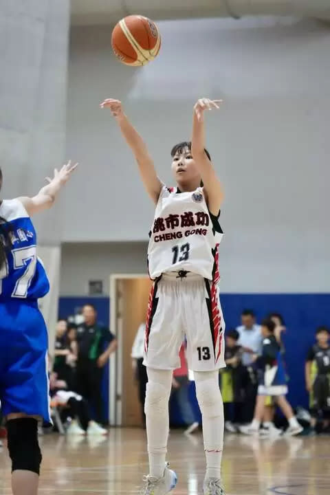 成功謝雨潔中距離出手命中。沈明璁攝