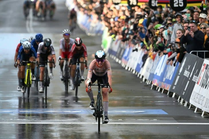 Annemiek Van Vleuten of Netherlands crosses the finish line to win the women's road race cycling event at the UCI 2022 Road World Championship in Wollongong on September 24, 2022. - -- IMAGE RESTRICTED TO EDITORIAL USE - STRICTLY NO COMMERCIAL USE -- (Photo by WILLIAM WEST / AFP) / -- IMAGE RESTRICTED TO EDITORIAL USE - STRICTLY NO COMMERCIAL USE -- (Photo by WILLIAM WEST/AFP via Getty Images)