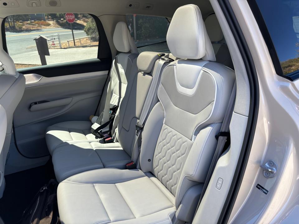 2025 Volvo EX90 second row seats