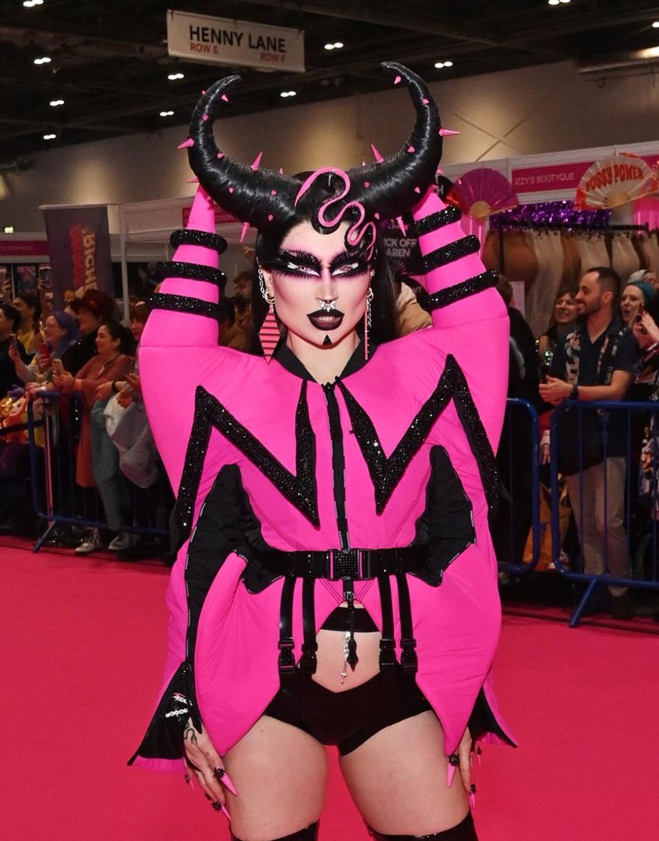 Photo Gallery Dragcon UK 2024 Queens Walk