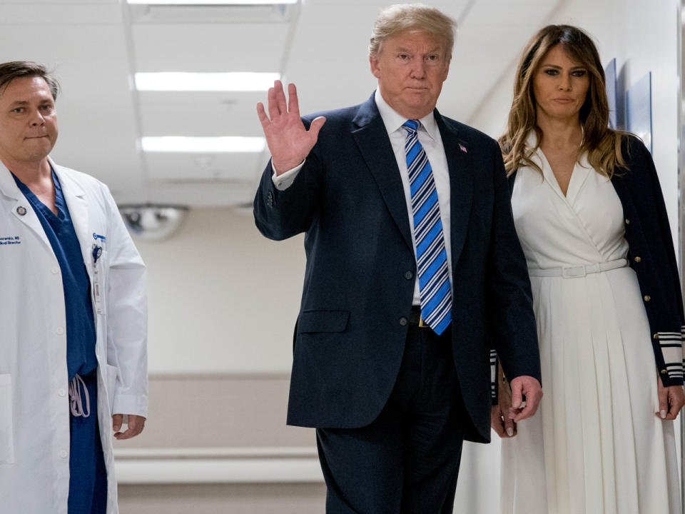 Donald Trump bedankte sich nach dem Parkland-Amoklauf bei den Helfern. (Bild-Copyright: Andrew Harnik/AP Photo)