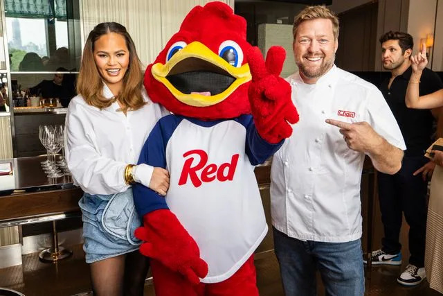 <p>ChainFEST</p> Chrissy Teigen and Chef Tim Hollingsworth