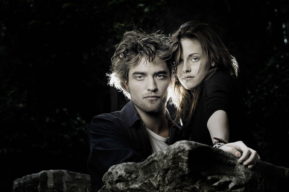 ROME - OCTOBER 31: (EDITORS NOTE: THIS IMAGE HAS BEEN DIGITALLY ENHANCED) Actors Kristen Stewart (R) and Robert Pattinson pose for the 'Twilight' Portrait Session at the 'De Russie' hotel, during the 3rd Rome International Film Festival held at the Auditorium Parco della Musica on October 31, 2008 in Rome, Italy. (Photo by Franco S. Origlia/Getty Images)