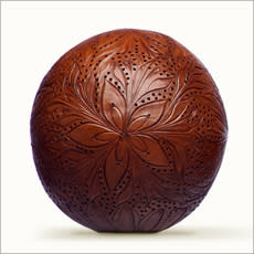 6. L'Artisan Parfumeur Amber Ball