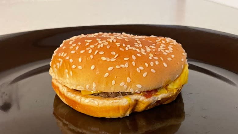burger king standard cheeseburger