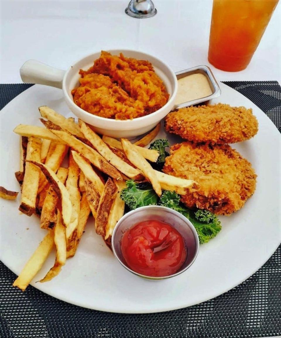 "Mom's Crab Cakes" from Simply Southern, which will be available at the 2022 New Jersey Seafood Festival.