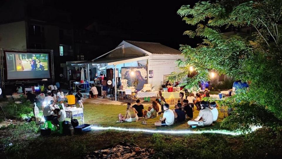 台南生活美學館推出螢火蟲電影院，深入社區和民眾分享台灣在地生活。（台南生活美學館提供）