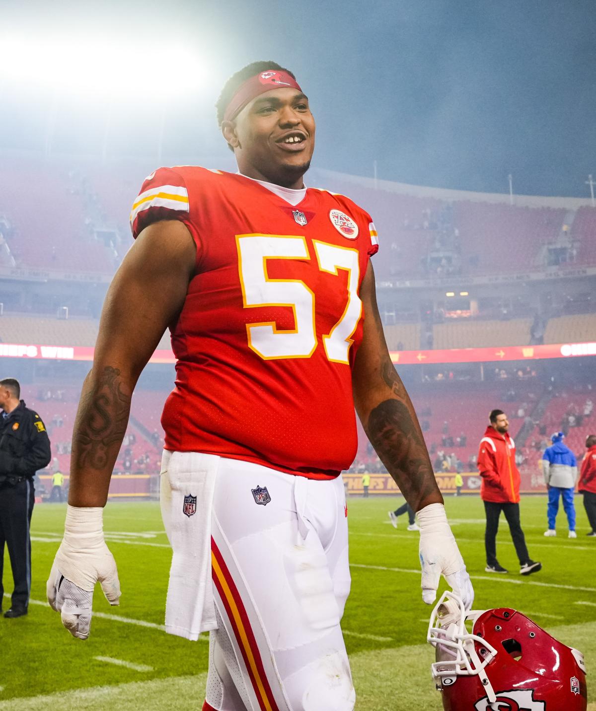 Cincinnati Bengals signing former Kansas City Chiefs lineman Orlando Brown  Jr.