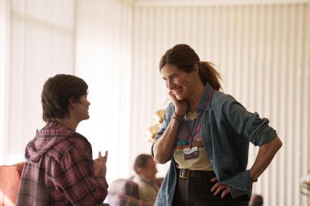 Tiny Beautiful Things' Costume Designer Breaks Down Kathryn Hahn and  Merritt Weaver's Outfits