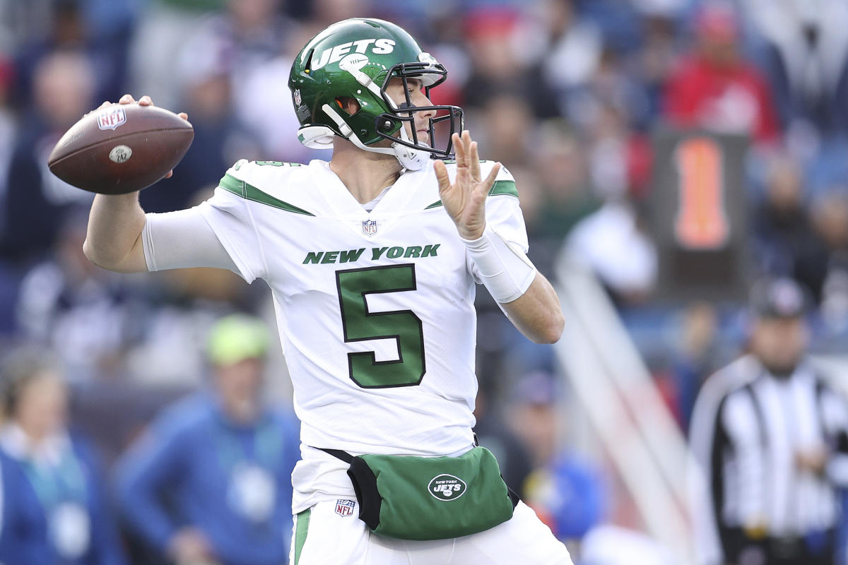 Meet Mike White: Jets backup QB breaks records, catches 2-pointer