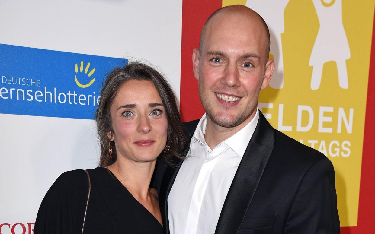 Seit 2014 ist Oli.P mit der Eiskunstläuferin Pauline Schubert verheiratet. (Bild: 2019 Tristar Media/Getty Images)