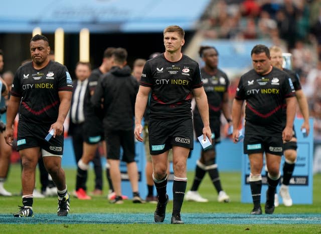 Saracens players look dejected