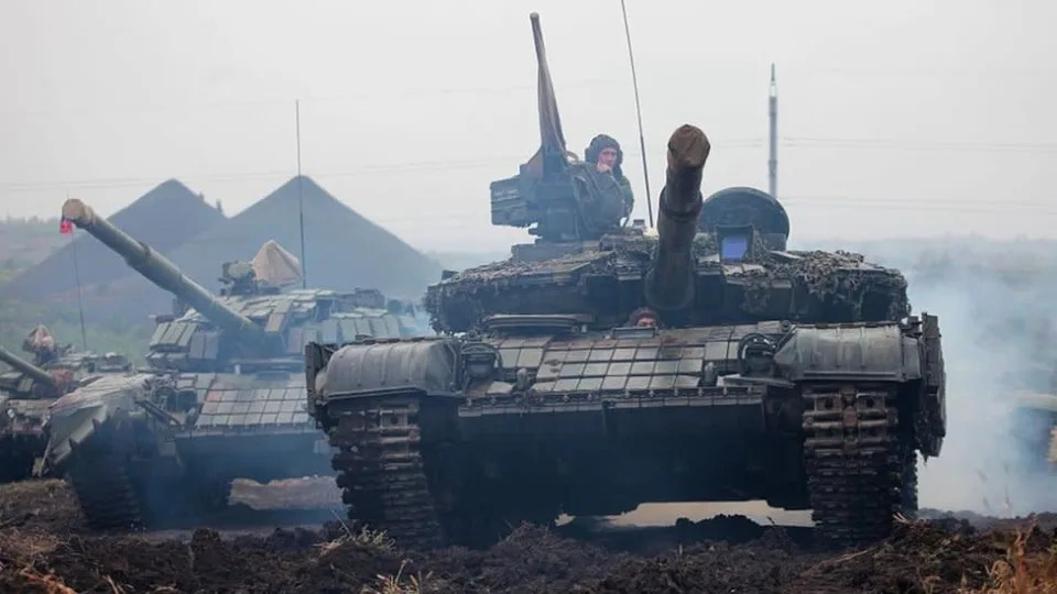 Tanques de separatistas prorrusos en la regi&#xf3;n de Donetsk en septiembre de 2015.