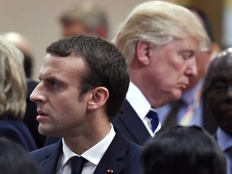 G7峰會正式舉行前，美國總統川普（後右）與法國總統馬克宏（前左）言語交鋒激烈，為峰會蒙上陰影（美聯社）