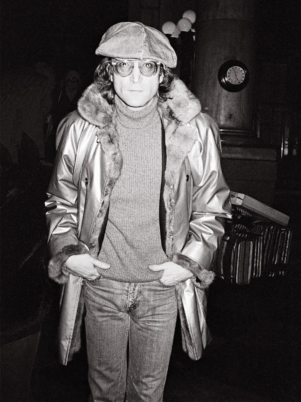 JOHN LENNON
Advanced peacoat
New York City, 1979
Lennon found this fur-lined peacoat at the now defunct NYC boutique Charivari.