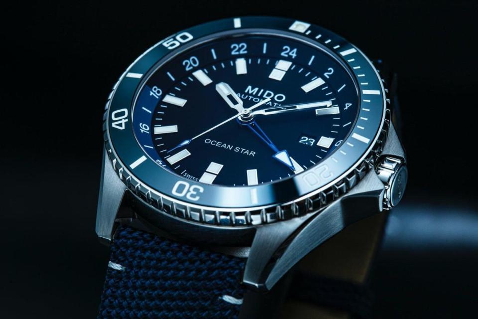 MIDO Ocean Star GMT 美度海洋之星二地時間潛水錶，擁有陶瓷錶圈與GMT二地時間功能。