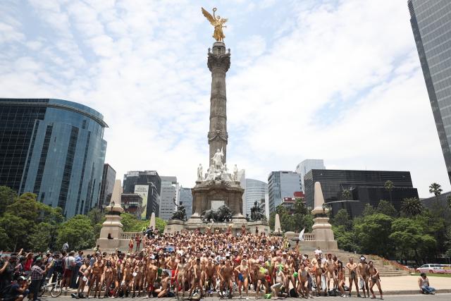 Realizan Primer Día Al Desnudo En Ciudad De México Para Normalizar La