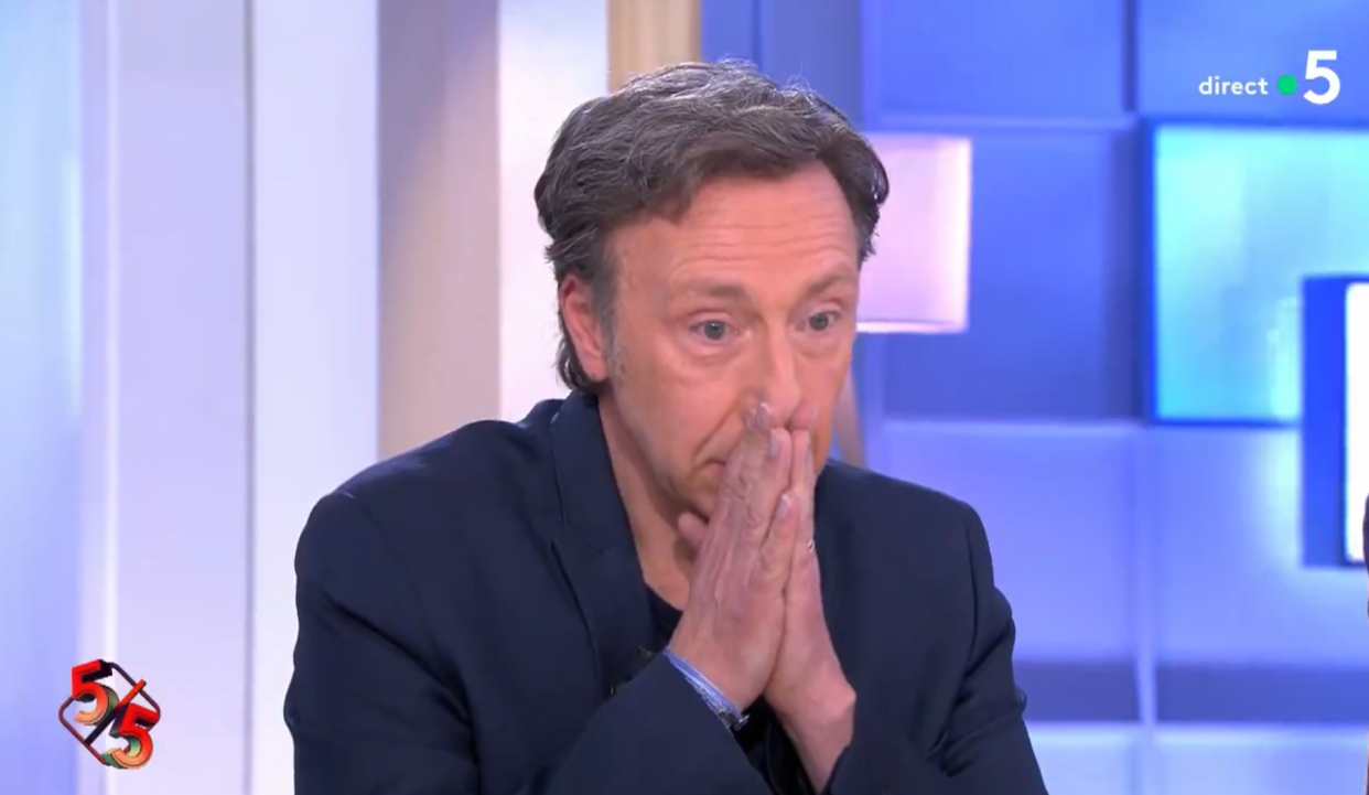 Stéphane Bern dans « C à Vous » apprend en direct la mort de Frédéric Mitterrand le 21 mars 2024.