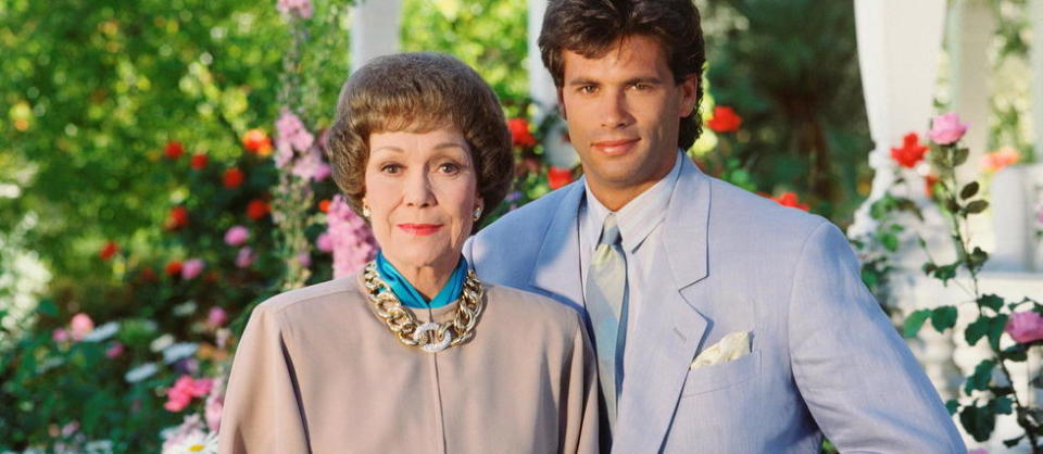  Jane Wyman et Lorenzo Lamas dans la série Falcon Crest
