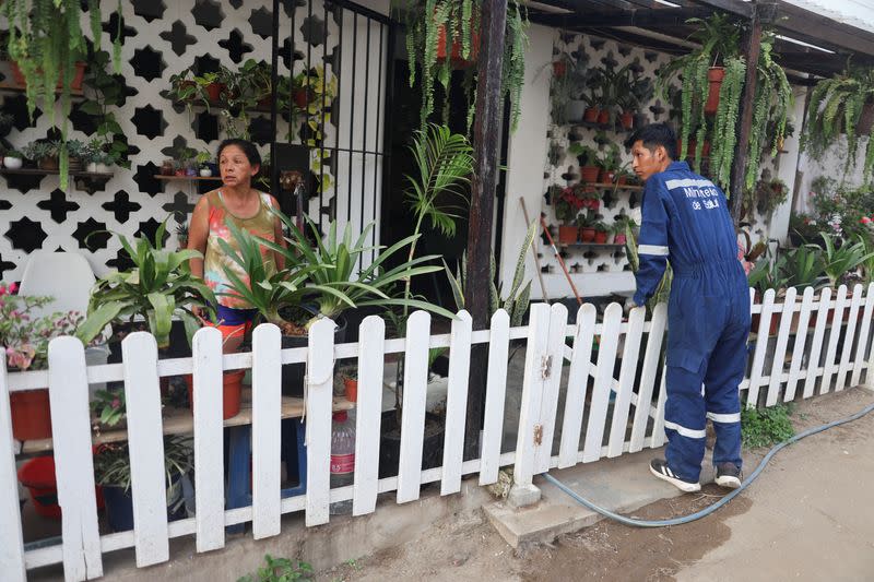 Fumigation against the dengue outbreak in Lima