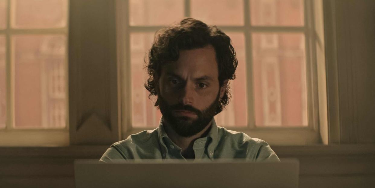 you penn badgley as joe goldberg in episode 407 of you cr courtesy of netflix © 2023