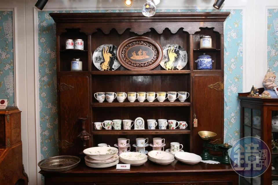 店內收藏許多英國品牌Wedgwood瓷器，吸引不少同好前來尋寶。