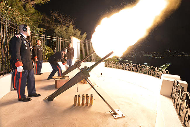 Cannons fired in Monaco for royal twins birth