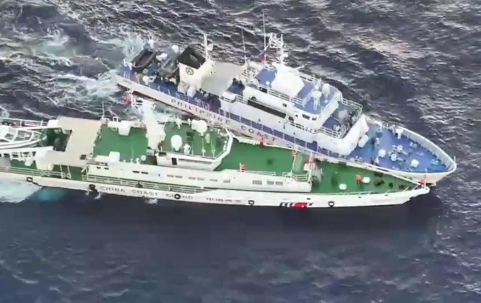 中國和菲律賓5日於南海再度發生衝突，雙方船隻一度碰撞。(圖:@jaytaryela)