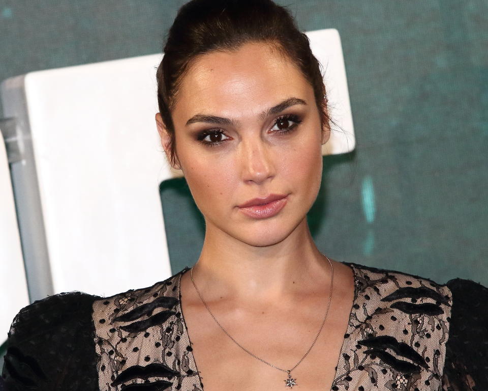 Die schöne Schauspielerin Gal Gadot arbeitete zu Beginn ihrer Karriere als israelisches Model, später wurde sie Schauspielerin. (Bild: ddp Images)