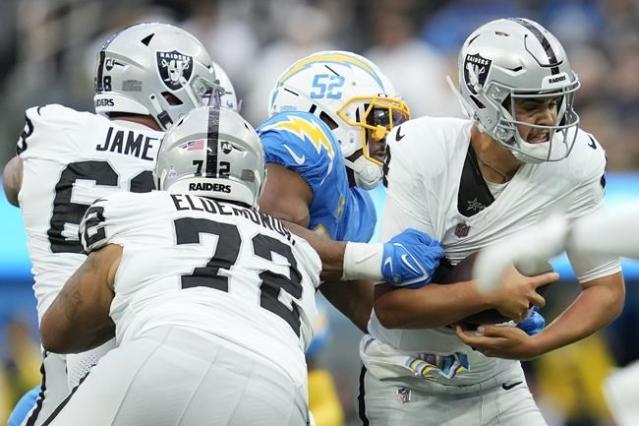 Khalil Mack sets the Chargers' sack record with 6 against the