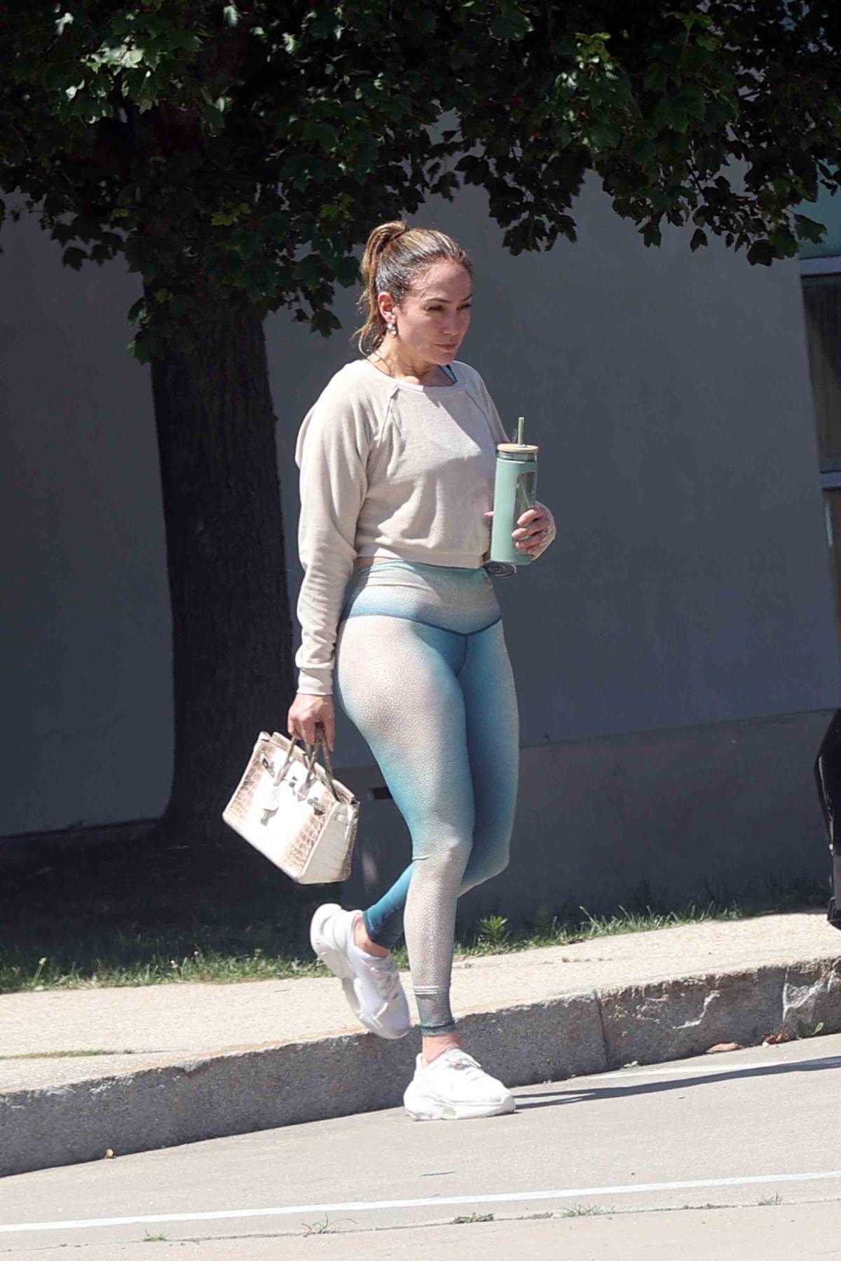 Jennifer Lopez Just Paired $92 Ombré Leggings With a Rare $200K Birkin