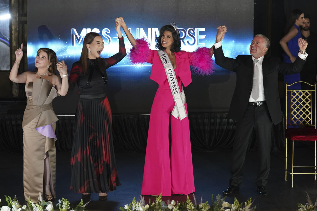 Olivia Quido, founder of O Skin Med Spa, from left, Thai businesswoman Anne Jakrajutatip, Miss Universe Sheynnis Palacios and Mexican businessman Raúl Rocha Cantú, attend a press conference in Mexico City, Tuesday, Jan. 23, 2024, sharing details of this year’s beauty pageant to be held in Mexico. (AP Photo/Marco Ugarte)