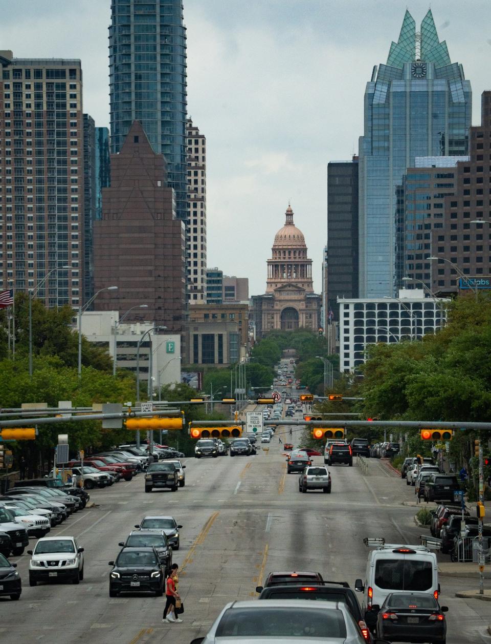 The Austin-Round Rock-Georgetown area added almost 138,000 residents in 2022, bringing its total population to more than 2.4 million, according to a new report by the city of Austin's demographer.