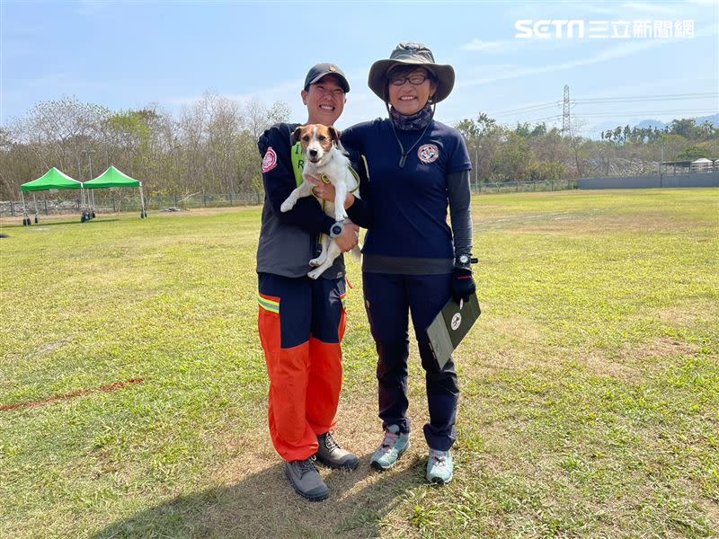 新北搜救犬隊南下竹山訓練中心參與國際搜救犬組織評量檢測。（圖／翻攝畫面）