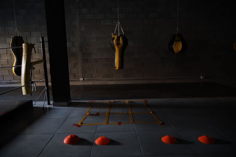 El gimnasio de box del Club Mitre mantiene las luces apagadas desde hace meses