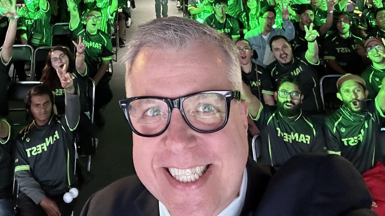  Larry Hryb at Xbox Fanfest Mexico, 2023 