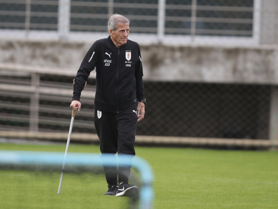 Uruguay coach Oscar Tabarez attends a practice session in Porto Alegre, Brazil, Wednesday, June 19, 2019. Uruguay will face Japan tomorrow in a Copa America Group C soccer match. (AP Photo/Edison Vara)