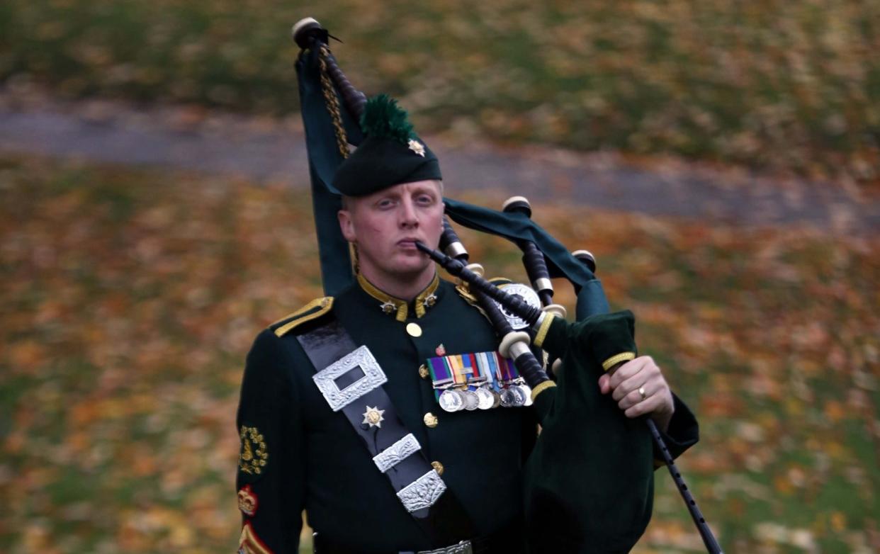 Pipe Major Paul Burns - Simon Greener 