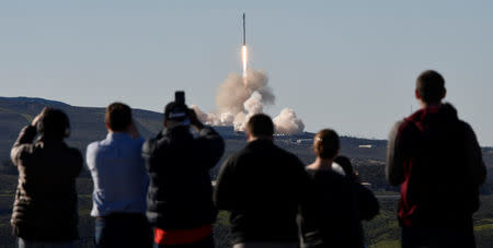 SpaceX Falcon rocket lifts off from Space Launch Complex 4E at Vandenberg Air Force Base, California, U.S., January 14, 2017. REUTERS/Gene Blevins