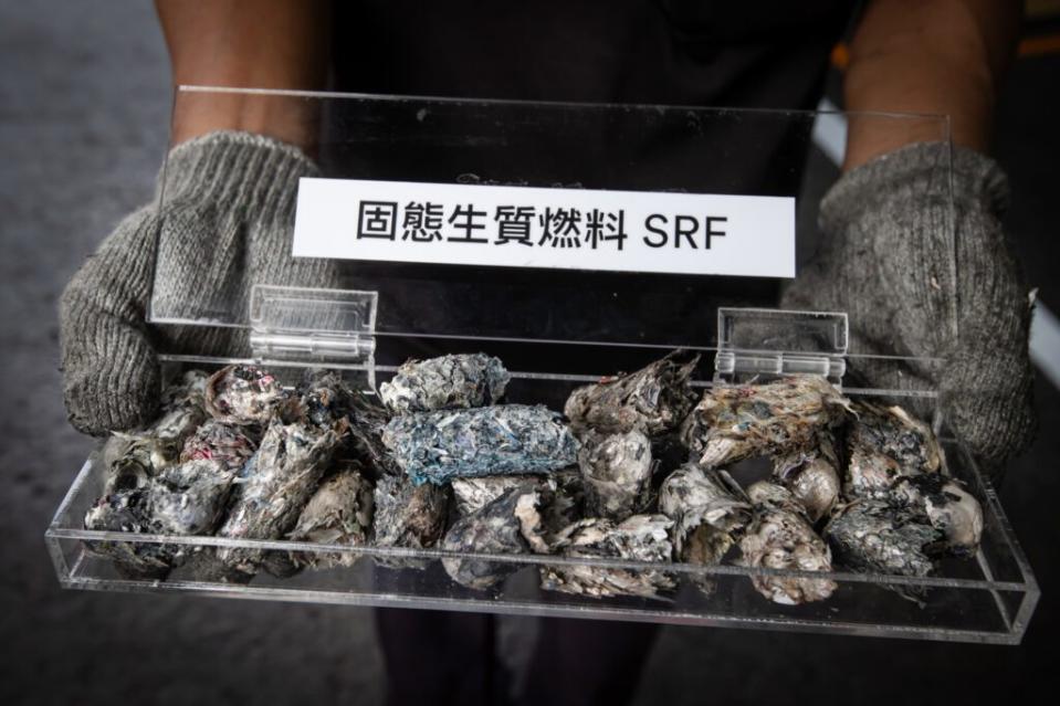 楊梅廠將廢棄物分類回收再製成固態生質燃料(SRF)，成功地減少了六至七成的垃圾處理量。(圖片提供：3M)