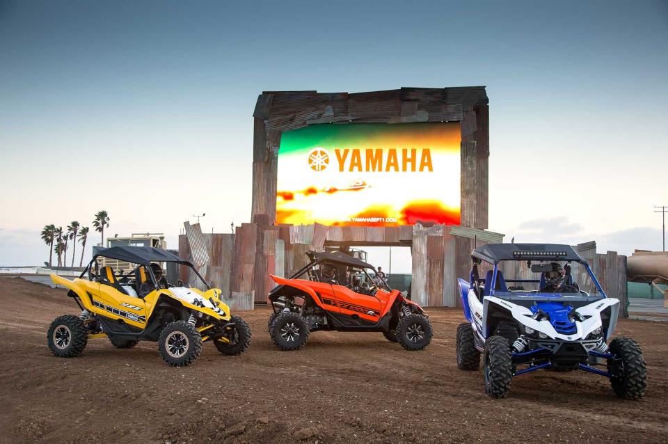 2016-yamaha-yxz1000R-rideapart-5