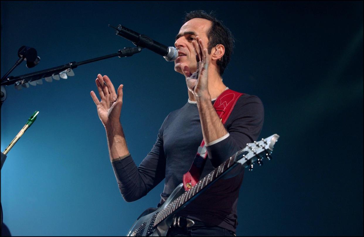 00/05/2003. Jean-Jacques Goldman in concert. (Photo by Eric CATARINA/Gamma-Rapho via Getty Images)