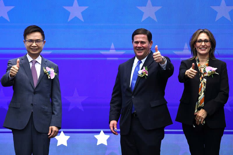 Taiwan External Trade Development Council Chairman James C. F. Huang and Arizona Governor Doug Ducey at the U.S. Business Day event in Taipei