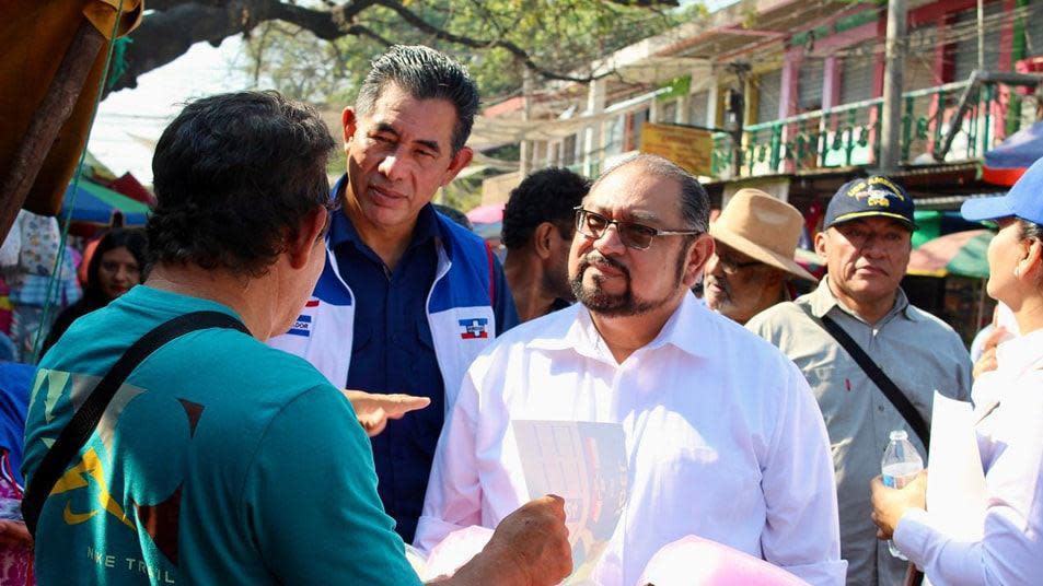 Joel Sánchez en un acto de campaña