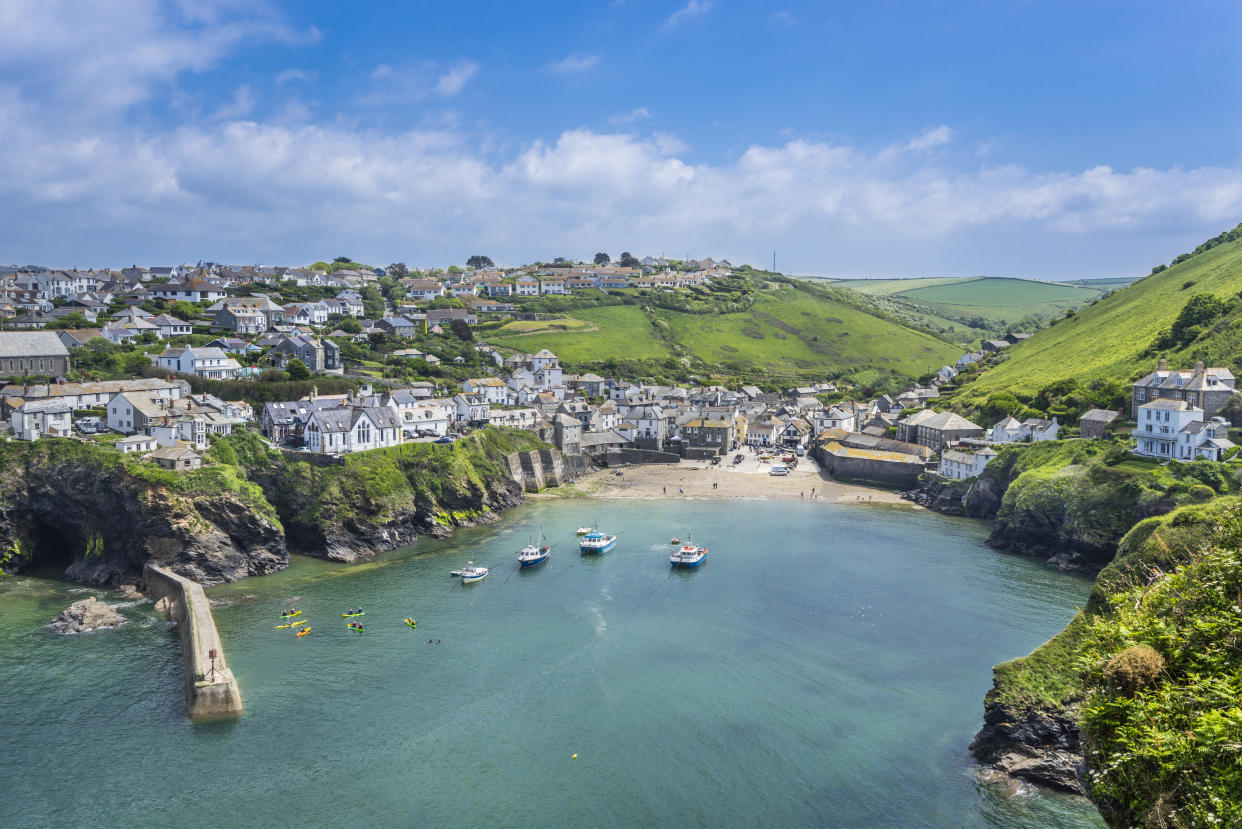 United Kingdom, South West England, Cornwall, Port Isaac, view of the harbour and the village