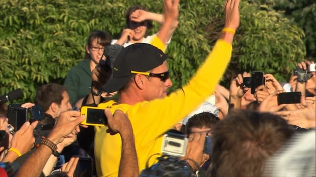 Lance Armstrong invited people out for a job on Montreal's Mont Royal. 